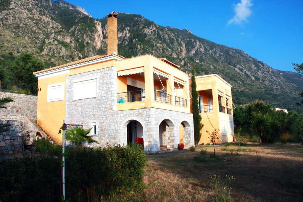 Sea And Mountain View Villa Kalamata Eksteriør billede
